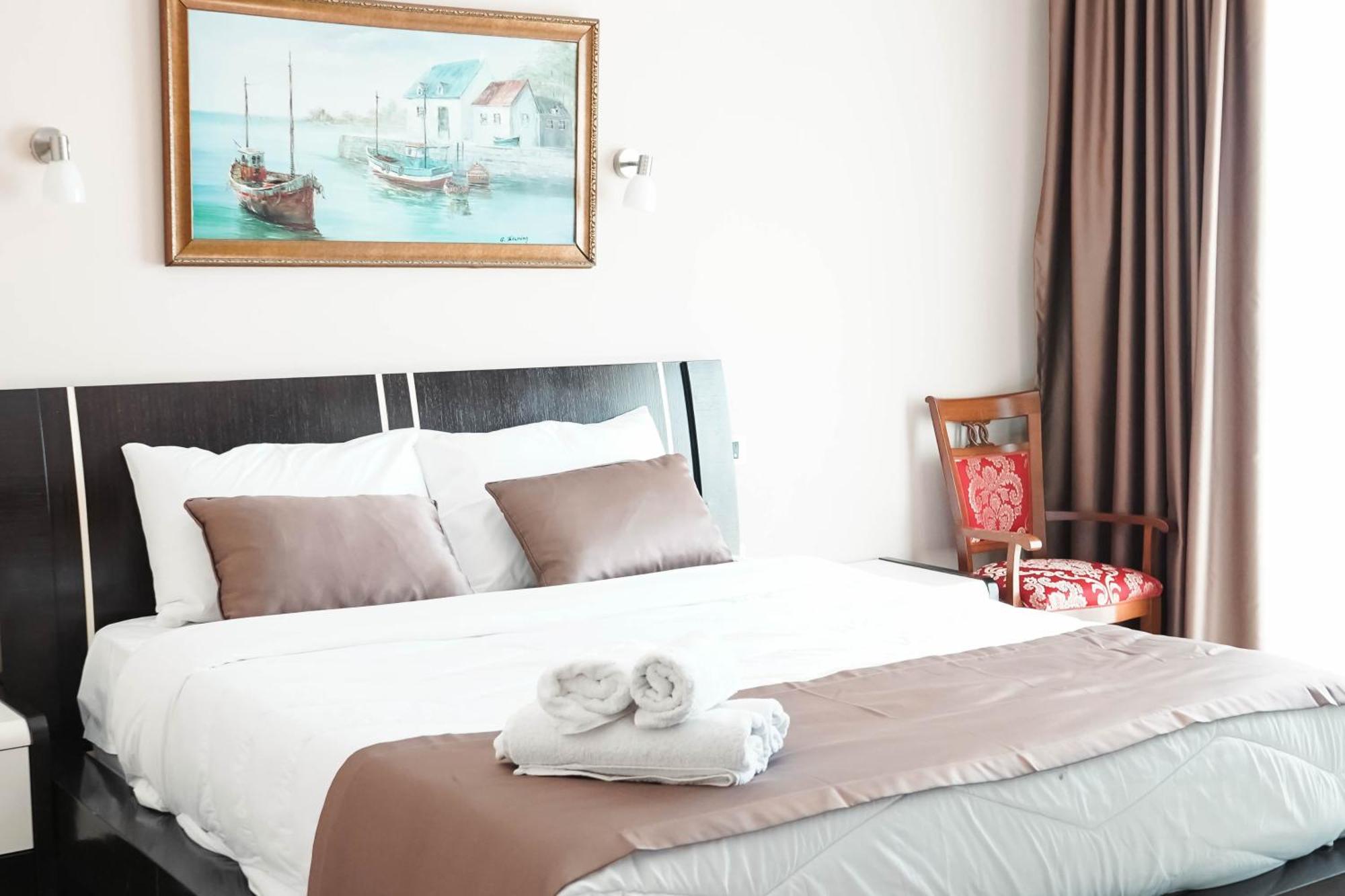 Hotel Kristal Дуррес Екстер'єр фото