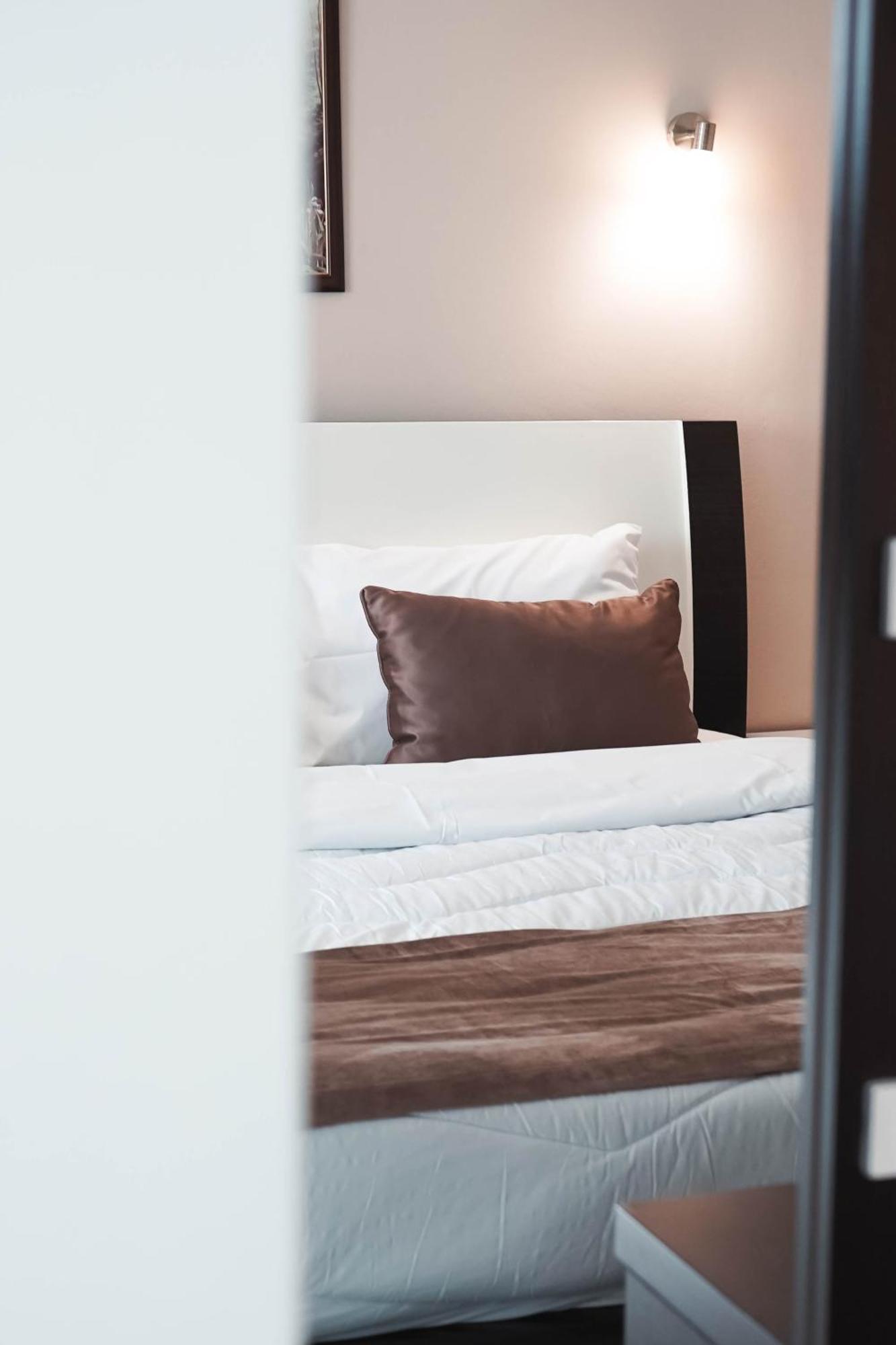 Hotel Kristal Дуррес Екстер'єр фото