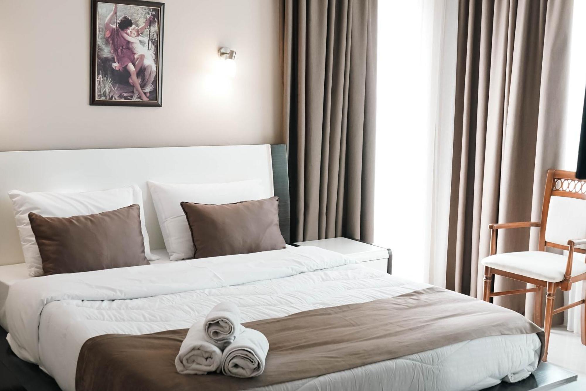 Hotel Kristal Дуррес Екстер'єр фото