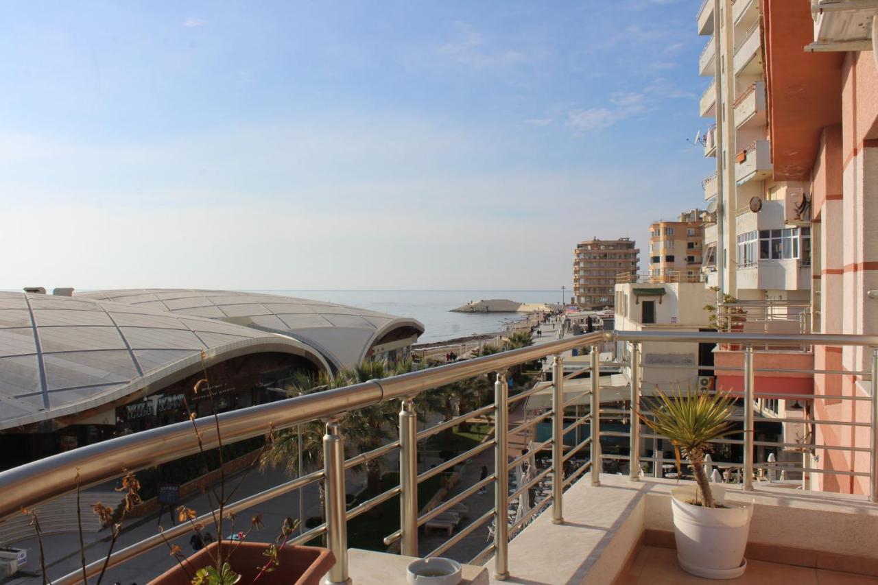 Hotel Kristal Дуррес Екстер'єр фото